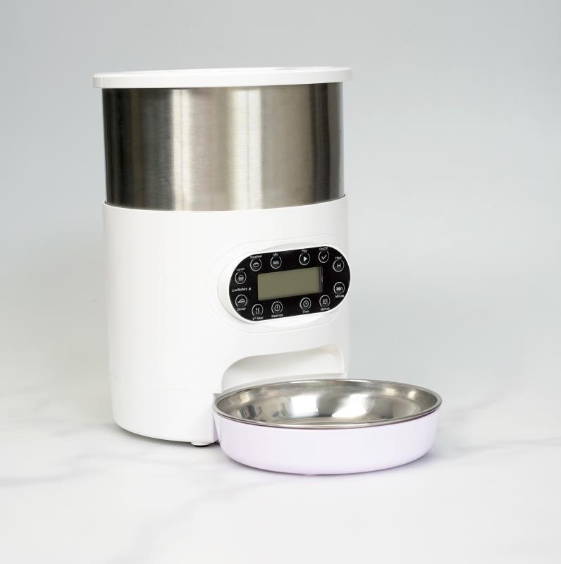 Automatic pet feeder - Feed two pets at once 